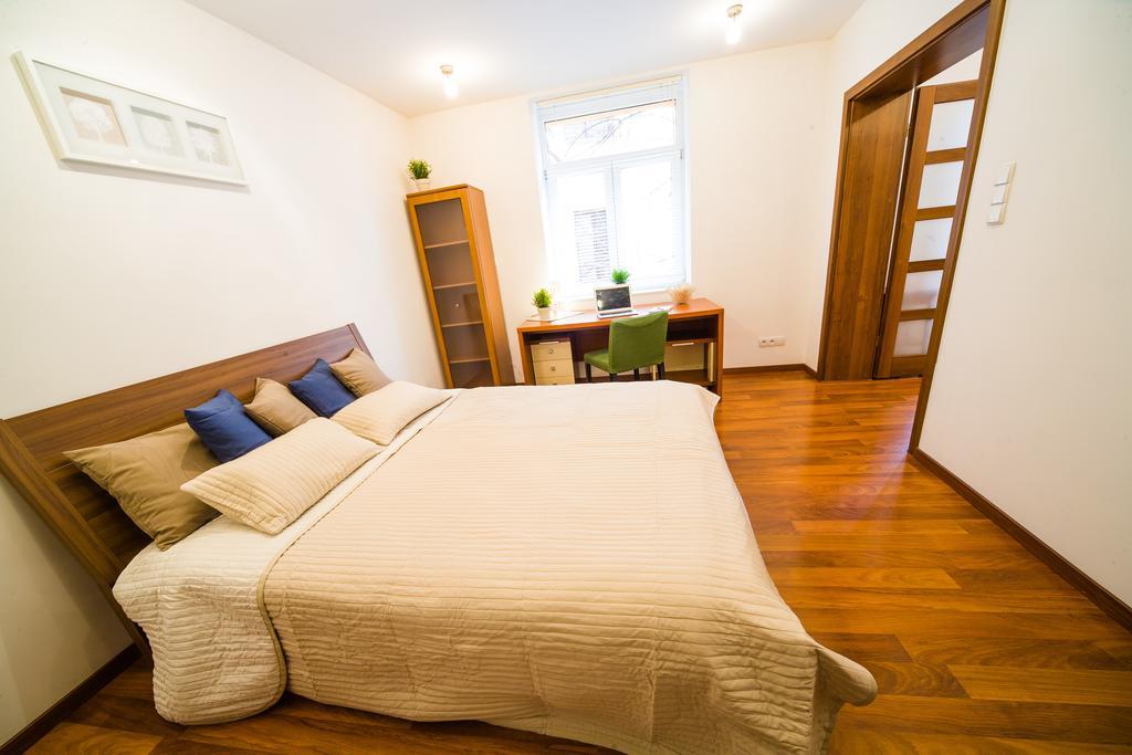 Wawel Cracow Old City Apartments - Friendhouse Apartments 크라쿠프 외부 사진